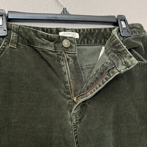 St. John's Bay Straight Leg Stretch Women's Olive Green Corduroy Pants Size 10 - Picture 7 of 16